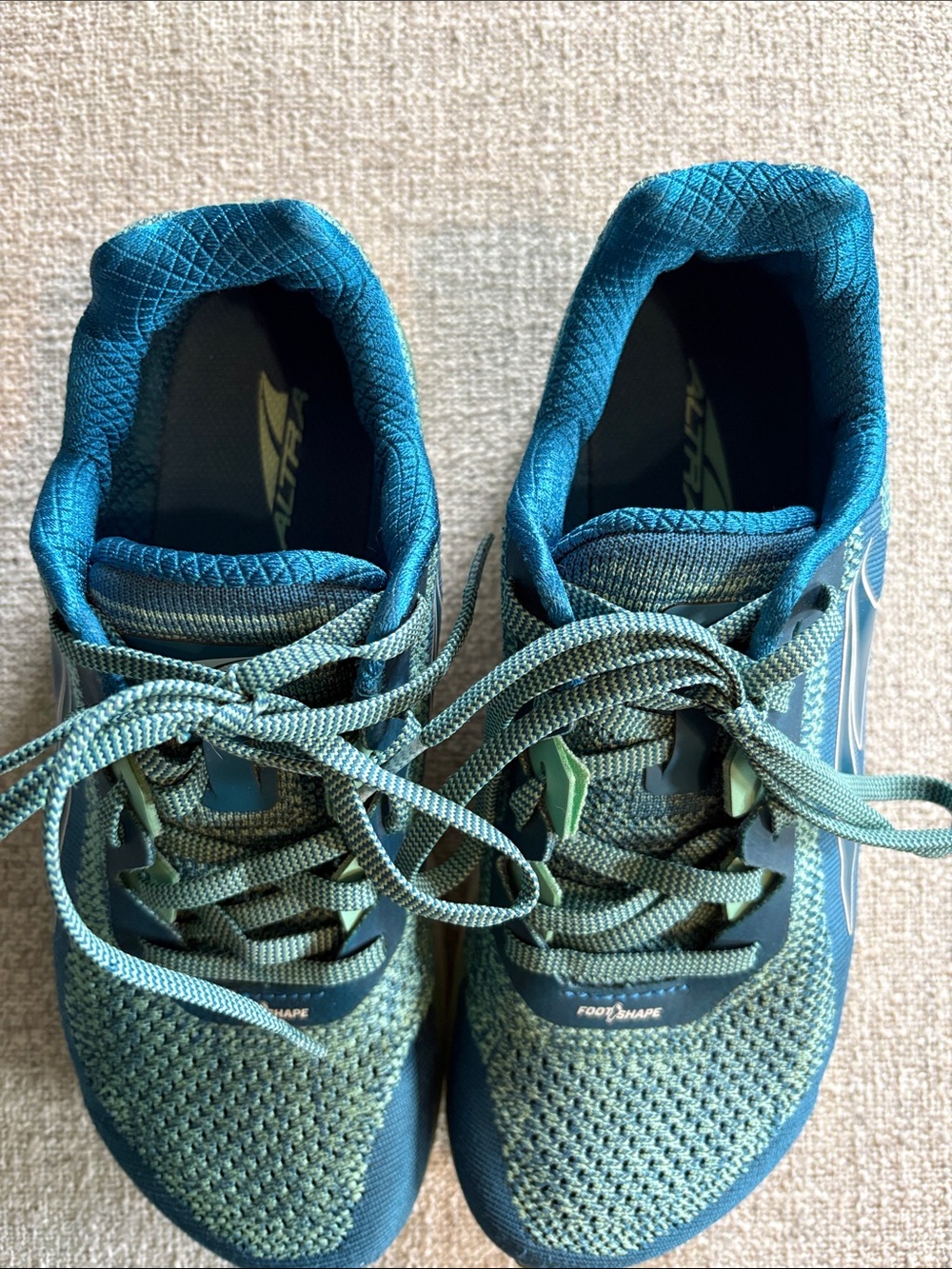 Altra Torin 4 Plush Women Athletic Shoes Teal Green 0003 - Picture 2 of 8